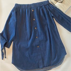NWOT denim off shoulder blouse size L/XL Made in Italy